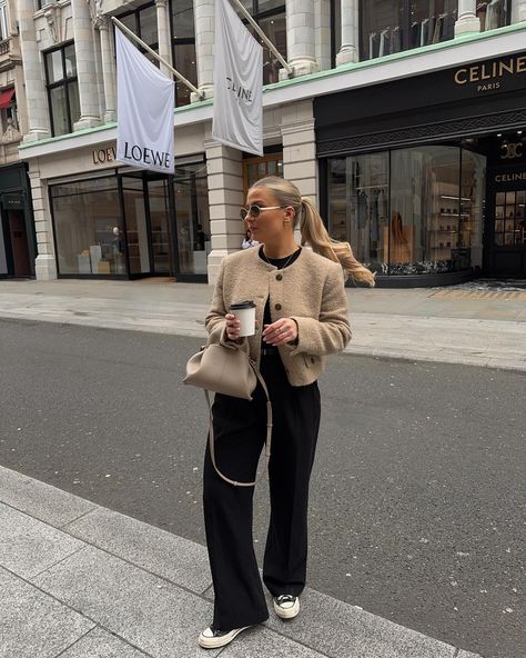 A simple, smart causal outfit for spring ☕️ Jacket- @sandroparis (old) Vest- @arketofficial Bag- @polene_paris Trousers- @reona… | Instagram Paris Day Outfit, Chic Outfit Casual, Spring Ootd, Outfit For Spring, Outfit Simple, Outfit Classy, Beige Tones, Jacket Beige, Neutral Style