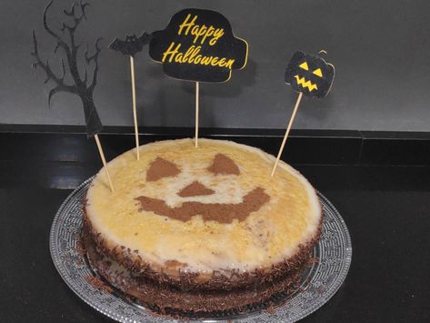 Un pastel redondo decorafo para Halloween Recetas Halloween, Pastel, Cake, Halloween