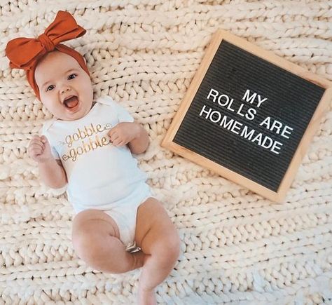 Pinterest Thanksgiving Baby Pictures, Fall Baby Photos, Fall Baby Pictures, Fashion Baby Girl, 7 Month Old Baby, Baby Milestones Pictures, Monthly Baby Pictures, Baby Milestone Photos