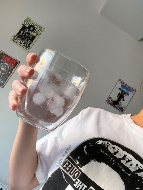 Girl Drinking Water Aesthetic, Drinking Lots Of Water Aesthetic, Drinking More Water Aesthetic, Aesthetic Drinking Water, Aesthetic Drink Water, Water Drinking Aesthetic, Vision Board Water, Water Glass Aesthetic, Drink More Water Aesthetic