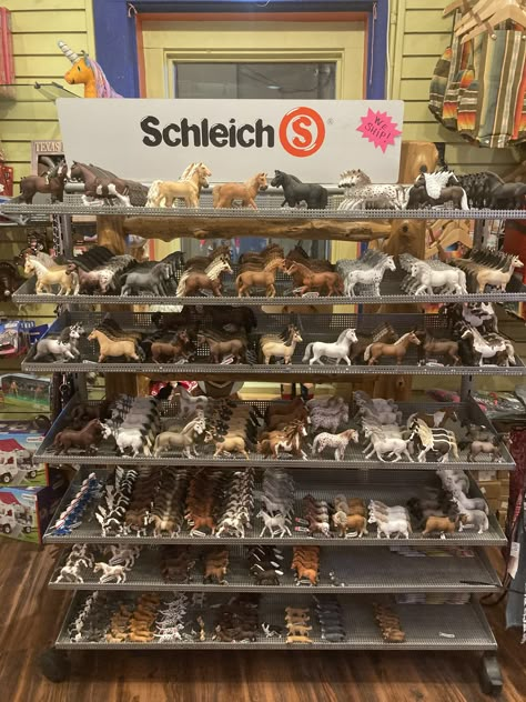 Schleich Horses Diy, Schleich Toys, Schleich Photography, Schleich Horses Stable, Toy Horse Stable, Schleich Animals, Horse Birthday Cake, Tractor Coloring Pages, Diy Horse Barn