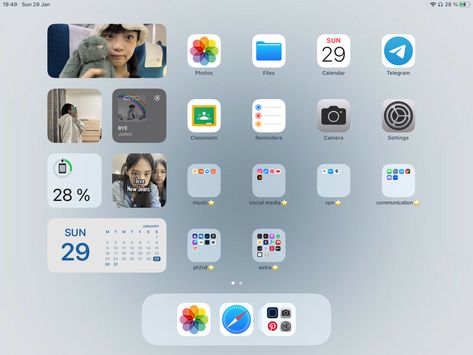 Ipad Set Up Aesthetic, Ipad Setup Ideas, Ipad Screen Ideas, Ipad Customization Home Screen, Ipad Setup Homescreen, Tablet Homescreen Ideas, Ipad Wallpaper Layout, I Pad Aesthetic, Ipad Set Up Ideas Homescreen