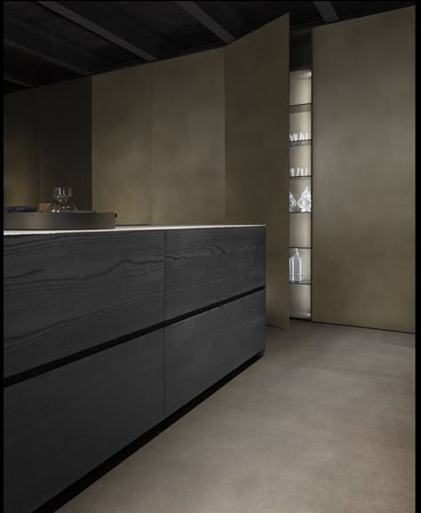 Poliform Kitchen Design, Modulnova Kitchen, Molteni Kitchen, Poliform Kitchen Varenna, Mountain Project, Larder Unit, Kitchen With Island, Diy House Renovations, Integrated Handles