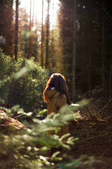 Portret Feminin, Nature Photoshoot, Shotting Photo, Foto Tips, Forest Photography, Shooting Photo, Twilight Saga, Autumn Photography, Photography Inspo