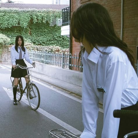 Student Council Campaign, Instagram Dp, New Jeans Style, Japan Aesthetic, Japanese School, Cinematic Photography, Film Aesthetic, Pose Reference, New Hair