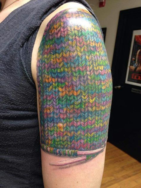 Knit tattoo. Love it! Crafty Tattoo, Crochet Tattoos, Coolest Tattoo, Yarn Tattoo, Sewing Tattoos, Lotusblume Tattoo, Artistic Tattoos, Knitting Tattoo, Interesting Tattoos