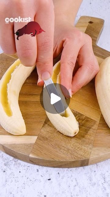 Banana Rolls, 6 Bananas, Banana Roll, Hazelnut Cream, Banana Treats, Cookist Wow, Banana Dessert Recipes, Banana Dessert, Decadent Cakes