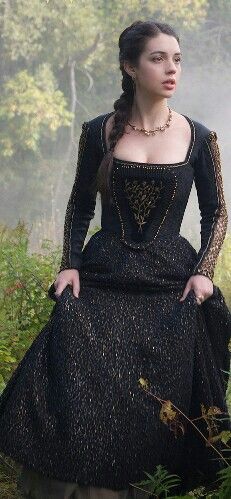 Queen Mary Reign, Reign Outfits, Marie Stuart, Reign Fashion, Reign Dresses, Mary Dress, Mary Stuart, Fantasy Dresses, Royal Dresses