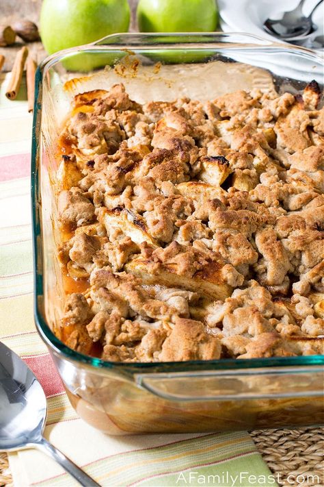 Apple Brown Betty is a vintage baked apple dessert with a sweet crumble topping. Apple Betty Recipe, Apple Betty, Family Feast Recipes, Apple Brown Betty, Baked Apple Dessert, Hot Desserts, Brown Betty, Leftover Turkey Recipes, Baked Fruit