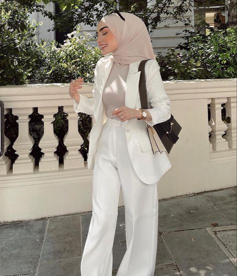 Hijabi Interview Outfit, Corporate Girly, Femininity Style, Formal Fits, Job Interview Outfit, Corporate Baddie, Semi Formal Outfits, Classic Wear, Interview Prep