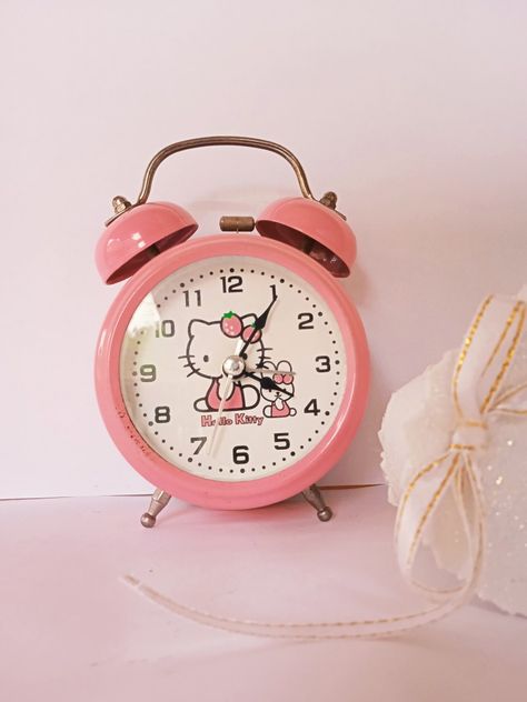 Hello Kitty Clock, Sanrio Items, Sanrio Icons, Hello Kitty Bedroom, Hello Kitty Merchandise, Cute Clock, Hello Kitty House, Pink Room Decor, Sweet Like Candy