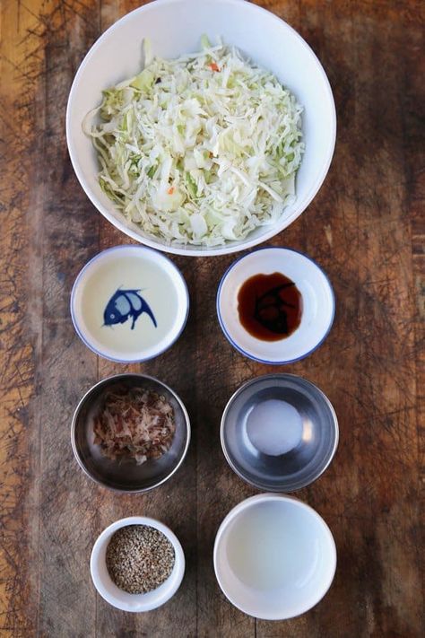 Japanese Coleslaw, Japanese Cabbage Salad, Japanese Cabbage, Salad Coleslaw, Cooking Trout, Bonito Flakes, Cooking Roast Beef, Coleslaw Salad, Easy Asian Recipes