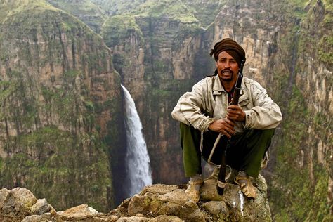 The Roof of Africa: The Spectacular Beauty of the Ethiopian Highlands ~ Kuriositas Ethiopian Highlands, Ethiopia Travel, History Of Ethiopia, Lone Ranger, Awesome Places, Out Of Africa, African Countries, East Africa, North Africa