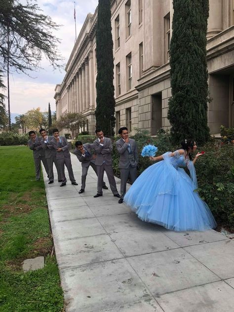 Cinderella Quince Chambelanes, Quince Pictures With Chambelanes, Light Blue Chambelanes Outfits, Chambelanes Outfits Quinceanera Blue, Quinceanera Court Pictures, Quince Court Pictures, Ideas De 15, Quince Chambelanes Outfits, Quinceanera Chambelanes