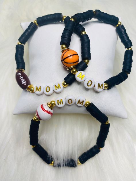 Baseball Mom Bracelet, Team Bracelets, Baseball Bracelet, Beaded Braclets, Name Bracelets, Baseball Mama, Bracelets Handmade Diy, Diy Jewelry Inspiration, Sports Bracelet