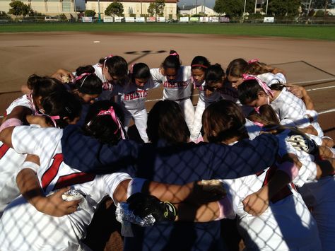 team prayer Softball Teams, Softball Photos, Softball Season, Soft Ball, Softball Life, Comforting Bible Verses, Softball Team, Softball, Eagles