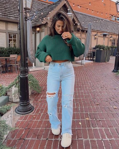 Cute Hobo Outfits, Cropped Turtleneck, Classic Turtleneck, Going Out Outfit, Date Night Outfits, 2024 Style, Fall Outdoor, Fall Fits, Cute Comfy Outfits