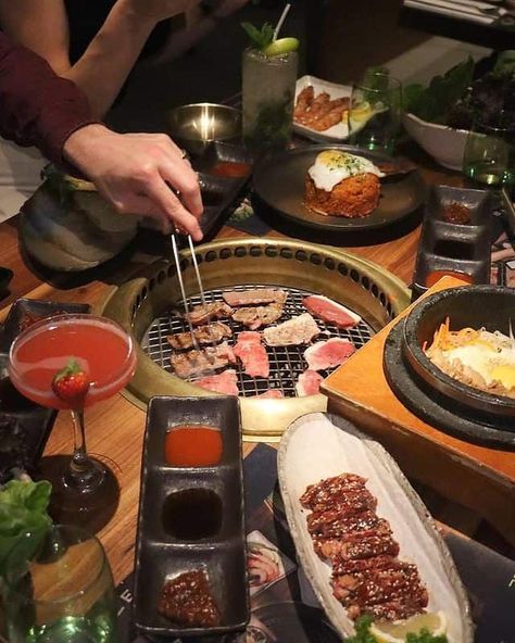 Top 12 Korean BBQ Restaurants in London Korean Bbq With Friends, Korean Bbq Aesthetic Friends, Korean Bbq Instagram Story, Korean Bbq Aesthetic, Korea Bbq, Korean Bbq Restaurant, Bloxburg Building, Bbq Dishes, Restaurants In London