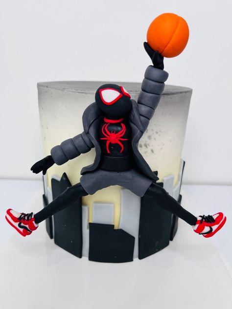 Miles Morales Birthday Cake, Miles Morales Cake, Dc Cake, Spiderman Birthday Cake, Spiderman Birthday Party, Unicorn Birthday Cake, Spiderman Party, Beautiful Birthday Cakes, Spiderman Birthday