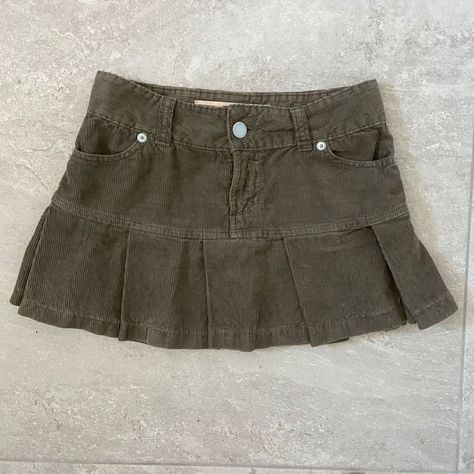 Thrift Skirt, Khaki Mini Skirt, Grunge Skirt, Khaki Skirt, Rock Outfit, Looks Street Style, Cargo Skirt, Swaggy Outfits, Fairy Grunge