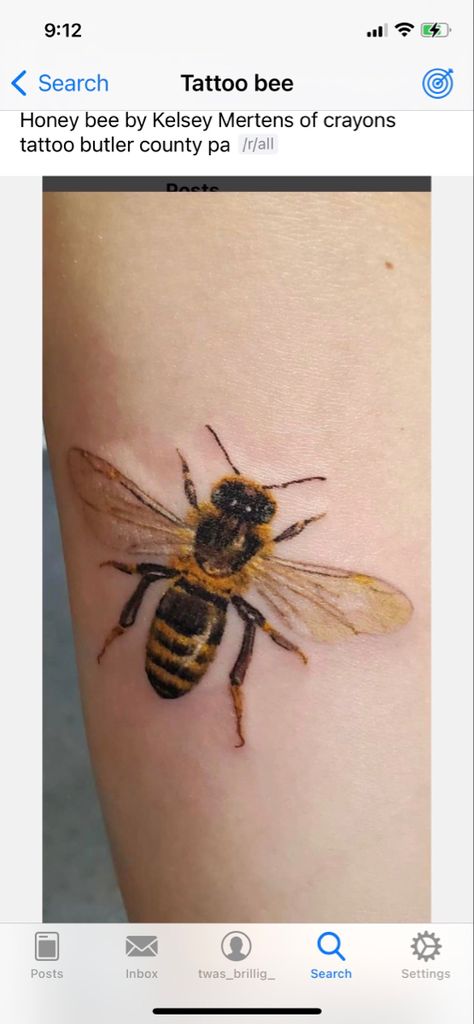 Coloured Bee Tattoo, Bee Tattoo Stencil, Realistic Bee Tattoo, Honey Bee Tattoo Ideas, Bee Tattoo Ideas, Tattoo Therapy, Bee Tattoos, Honey Bee Tattoo, Groovy Art