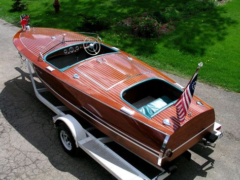 1950 Chris Craft 19' Runabout Riva Boot, Wooden Boats For Sale, Lake Boats, Wooden Boat Kits, Mahogany Boat, Chris Craft Boats, Runabout Boat, Wood Boat Plans, Plywood Boat Plans