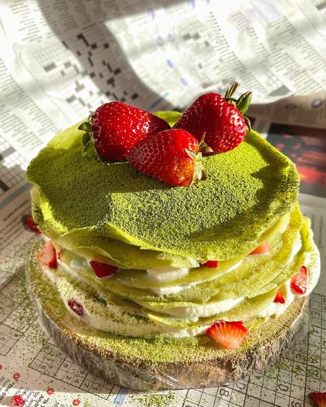 Matcha Souffle, Strawberry Crepe Cake, Mille Crepe Cake, Matcha Baking, Matcha Strawberry, Strawberry Crepe, Protein Pancakes Recipes, Strawberry Matcha, Crepe Batter