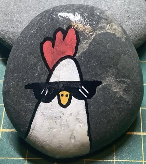 Things To Draw On Rocks Easy, Posca Stone Art, Pun Painted Rocks, Cute Simple Rock Painting Ideas, Rock Painting Ideas Cartoon, Rock Painting Ideas Big Rocks, Flat Rock Painting Ideas, Western Rock Painting Ideas, Funny Rock Painting Ideas Easy