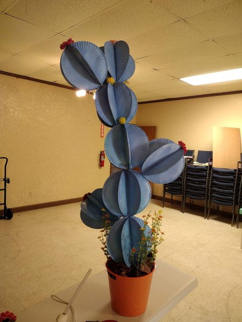 South America Party Decorations, Western Vbs Crafts For Kids, Paper Plate Cactus, Vbs Desert Decorations, Desert Vbs Decorations, Monumental Vbs Decorating Ideas, Western Theme Homecoming Float, Cactus Prop, Vbs Monumental Decorations