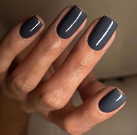 Dark Gray Dip Nails, Dark Gray Nails, Grey Nails Design, Gray Manicure, Slate Nails, Gel Shellac Nails, Dark Grey Nails, Dark Color Nails, Dark Gel Nails