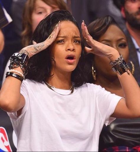 Tattoo Rihanna, Rihanna Meme, Looks Rihanna, Rihanna Love, Rihanna Looks, Rihanna Riri, Rihanna Style, Saint Michael, Reaction Face