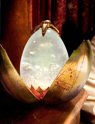 Golden egg - Harry Potter and The Goblet of Fire. The second task is my favorite. Hogwarts Life, Harry Potter Wiki, Stile Harry Potter, Gryffindor Aesthetic, Harry Potter Wall, Buku Harry Potter, The Goblet Of Fire, Golden Egg, Images Harry Potter