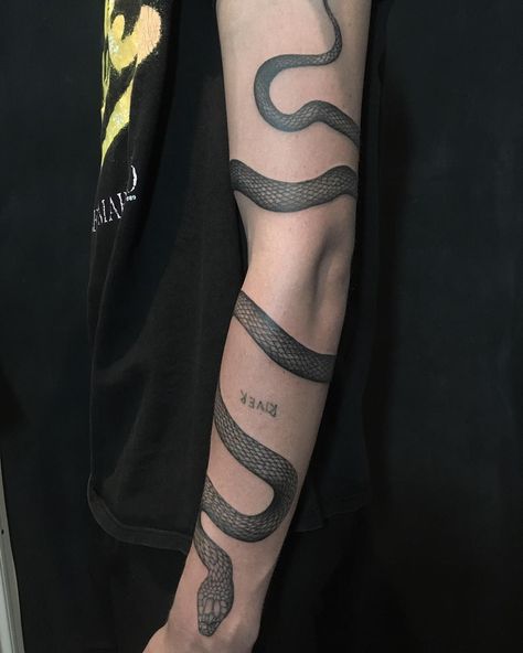 Chris Simpson, Voll Arm-tattoos, Herren Hand Tattoos, Around Arm Tattoo, Cobra Tattoo, Tattoo Snake, Serpent Tattoo, Wrap Tattoo, Tattoo Dotwork