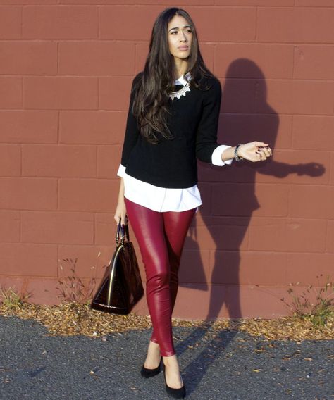 Outfits With Red Leather Pants, Red Leggings Outfit Winter, Red Leather Leggings Outfit, Red Leggings Outfit Casual, Red Leather Pants Outfit, Leather Leggings Outfit Dressy, Outfit Bogota, Black White Red Outfit, Leather Leggings Outfit Winter