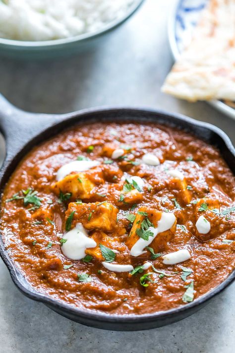 Here's an easy recipe for the perfect restaurant style paneer butter masala for all you paneer (cottage cheese) lovers! I love serving this with parathas and jeera rice. It's always a hit with family and guests! Butter Paneer Masala, Manchurian Gravy, Paneer Lababdar, Butter Paneer, Butter Masala Recipe, Yogurt Curry, Paneer Butter Masala, Paneer Makhani, Desi Khana