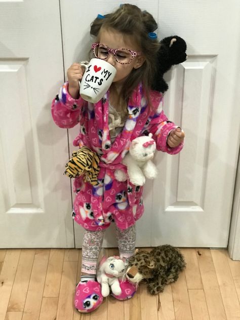 Super easy to put together. Goodwill supplied most of the kitties and the eye glasses (sunglasses; we popped the lenses out) I made the mug using a plain white cup and sharpies. My daughter already had the robe, slippers, and I owned hair rollers. Best part - everyone laughed their butts off! Super Kitties Costume, Crazy Cat Lady Halloween Costume, Old People Costume, Cat Lady Costume, Vet Costume, Crazy Cat Lady Costume, Disney Halloween Decorations, Barbie Theme Party, Pajama Day