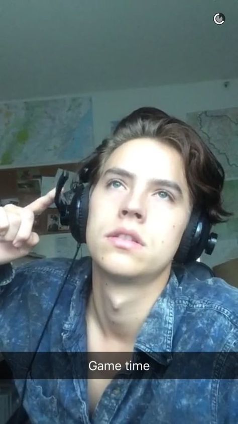 Cole Sprouse Snapchat, Cole Sprouse Shirtless, Sprouse Twins, Cole Sprouse Aesthetic, Cole Sprouse Funny, Cole Spouse, Cole Sprouse Jughead, Cole M Sprouse, Riverdale Cole Sprouse