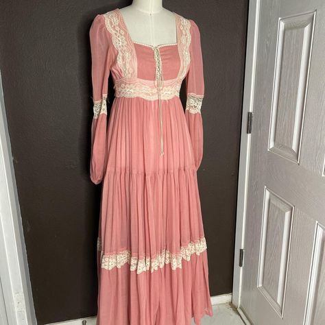 Vintage Prairie Boho Tiered Gunne sax Maxi length... - Depop Pink Dress Women, Gunne Sax, Pink Boho, Lace Inset, Pink Coral, Cream Lace, Dress Pink, Skirt Leather, Coat Dress