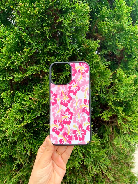 Hibiscus Flower Case models available for iPhone and Samsung 🌺 visit our website 💖 JaazStore Hawaiian Phone Case, Hibiscus Flower Phone Case, Hibiscus Phone Case, Hawaii Phone Case, Beautiful Iphone Case, Cover Aesthetic, Phone Ideas, Pretty Iphone Cases, Apple Watch Case