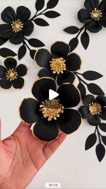 Black Paper Flower Backdrop, Black And Gold Paper Flowers, Black Paper Flowers Diy, Giant Paper Flowers Template Free Printable, Halloween Paper Flowers, Black Paper Flowers, Giant Paper Flowers Template, Paper Dahlia, Whimsical Bedroom