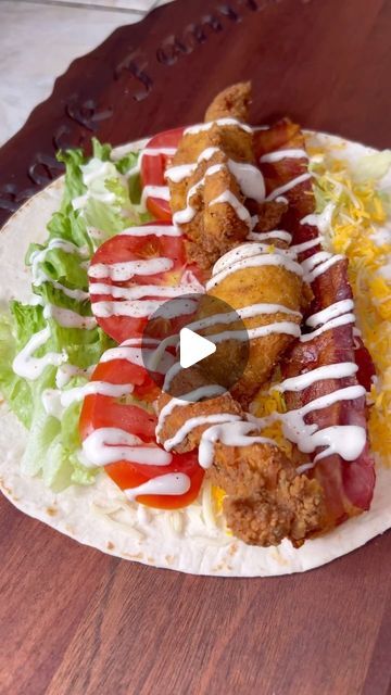 Fried Chicken Wraps, Chicken Snack Wrap, Snack Wrap, Chicken Snacks, Tasty Chicken, Chicken Wraps, Food Inspo, Health Healthy, Soul Food