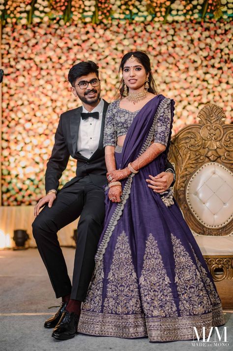 south indian couple at their engagement Tamilnadu Reception Dress, Couples Stage Wedding, Tamil Reception Outfit, Shadi Main Zaroor Aana, Wedding Reception Couple Dress Indian, Wedding Dresses For Couple, Wedding Reception Poses Indian, Reception Outfit For Couple, Reception Stills Couples