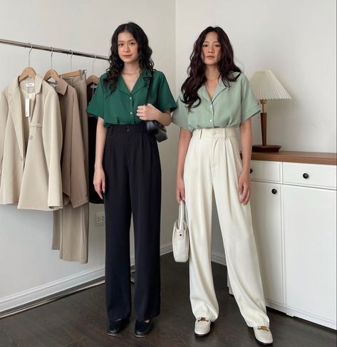 Professor Outfits Women Summer, Gen Z Office Fashion, Wide Leg Dress Pants Outfit Work, University Teacher Outfit, Korean Professional Outfits, Light Brown Trousers Outfit Women, Architecture Outfit Woman, How To Style Wide Leg Trousers, Wide Leg Trousers Outfit Work