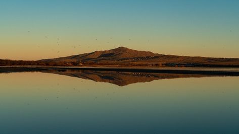 Rule Of Symmetry In Photography - Ehab Photography Alevel Photography, Water Reflection Photography, Symmetry Photography, Symmetry Design, Horizontal Mirrors, Water Landscape, Forced Perspective, Beauty In Nature, Perspective Photography