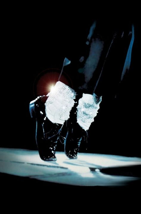 Michael Jackson Shoes, Michael Jackson Dance, Michael Jackson Wallpaper, Apple Head, Photos Of Michael Jackson, 4k Wallpaper For Mobile, Birthday Gifts For Boyfriend Diy, Michael Jackson Pics, King Of Pop