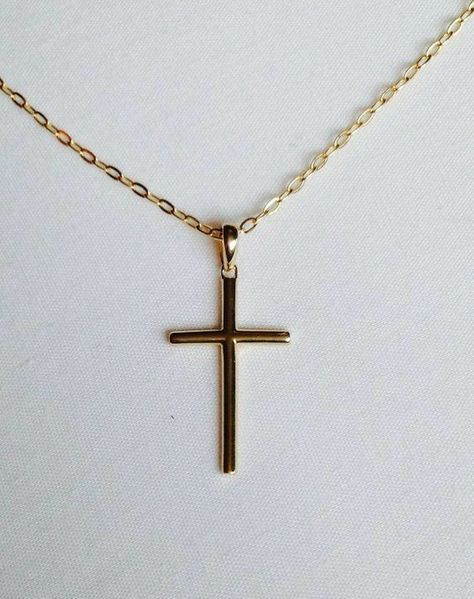 Quinceanera Jewelry, Jesus Piece, Mens Cross Necklace, Cross Necklaces, Designer Necklace, Jewelry Fashion Trends, Christian Jewelry, Mens Accessories Jewelry, Cross Jewelry