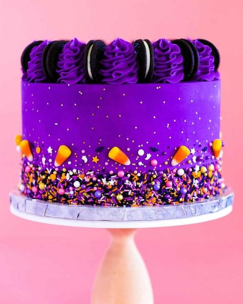 Halloween Cake Buttercream, Halloween Buttercream Cake, Birthday Cake Cookies, Pasteles Halloween, Halloween Deserts, Boo Bash, Postres Halloween, Halloween Birthday Cakes, Halloween Cake Decorating