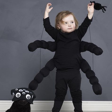 Skjønneste 🕷🕷 Hos @panduroofficial finner du mye artig du kan lage til Halloween🎃 Spider Costume Diy, Toddler Spider Costume, Spider Costume Kids, Diy Spider Costume, Diy Carnaval, Spider Halloween Costume, Diy Spider, Toddler Boy Halloween Costumes, Spider Costume