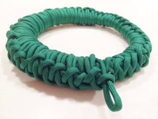 Paracord Storage, Best Marvel Movies, Dremel Bits, Watch Your Back, Tv Storage, Captain America Shield, Parachute Cord, Paracord Projects, Cable Tie