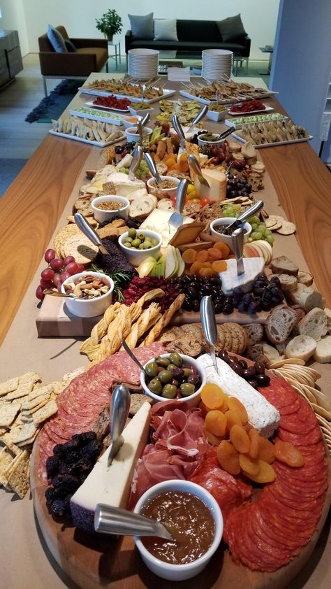 [MISC] all the cheeses, grapes, crackers, salamis, bread and prosciutto one could ask for! : food Food For Coworkers, Best Dinner, Catering Options, Best Exercise, Cool Kid, Recipes Appetizers And Snacks, Fitness Advice, Best Dinner Recipes, Cheese Platters